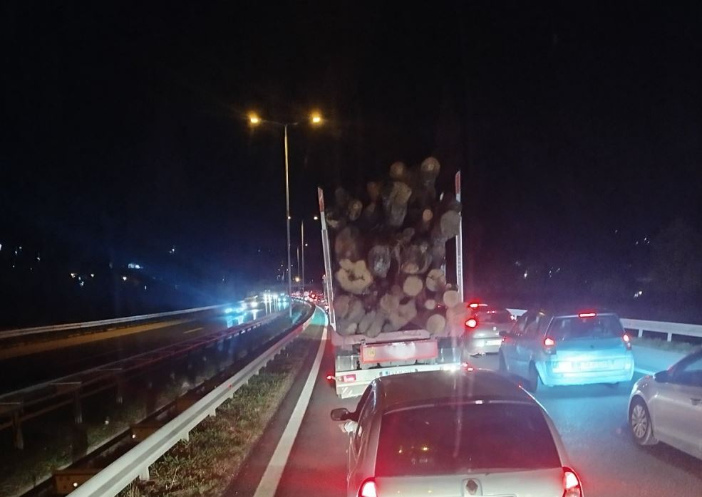 Završen uviđaj nesreće kod petlje Vogošća, očekuje se smanjenje gužve