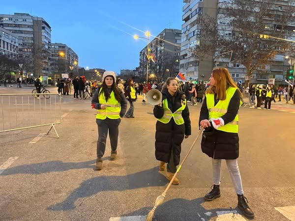 Završena blokada mosta u Novom Sadu, studenti očistili ulice