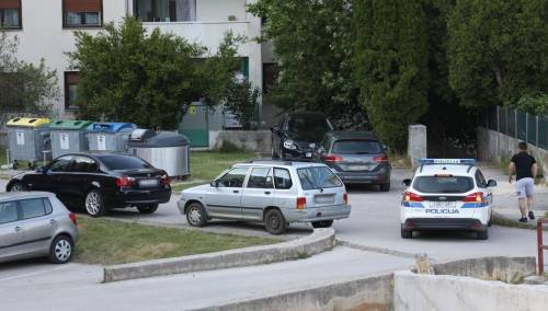 Završena obdukcija dječaka umrlog u Kninu, u autu bio skoro 7.5 sati