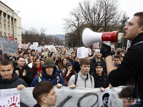 Završeni protesti, sutra novi: Evo šta se danas dešavalo