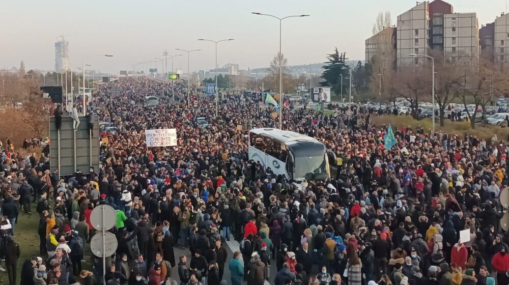 Završeni protesti u Srbiji, obilježili ih incidenti i fizički obračuni