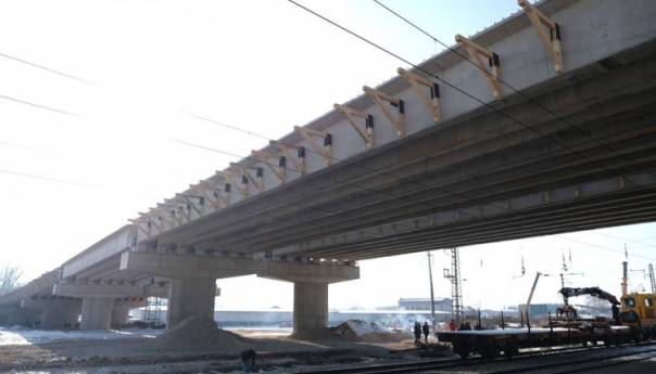 Završeno montiranje nadvožnjaka na 9. transverzali