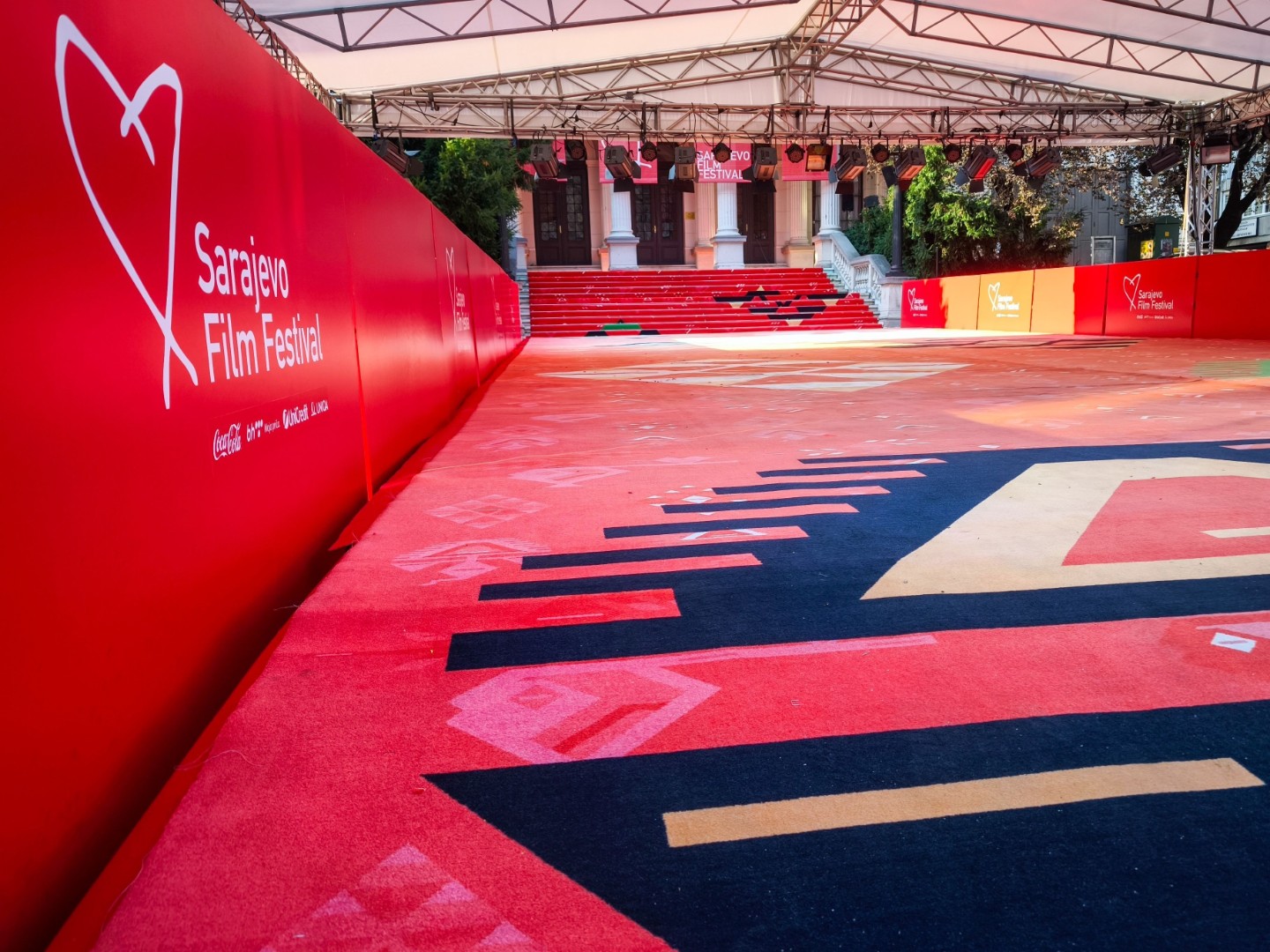 Završne pripreme za 31. Sarajevo Film Festival, postavljen crveni tepih