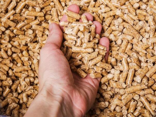 Zabilježen blagi pad cijene peleta u BiH