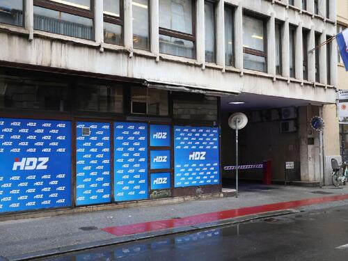 Zbog dojave o bombi evakuisana zgrada HDZ-a