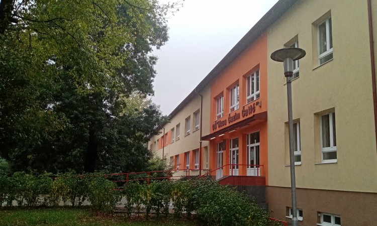 Zbog hladnoće i kašnjenja grijne sezone skraćeni časovi u zeničkim školama