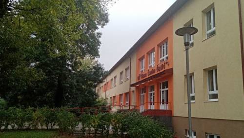 Zbog hladnoće i kašnjenja grijne sezone skraćeni časovi u zeničkim školama