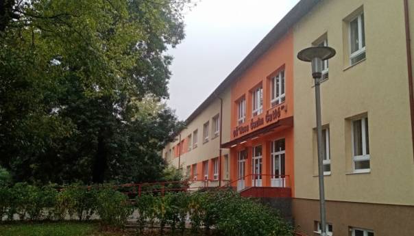 Zbog hladnoće i kašnjenja grijne sezone skraćeni časovi u zeničkim školama