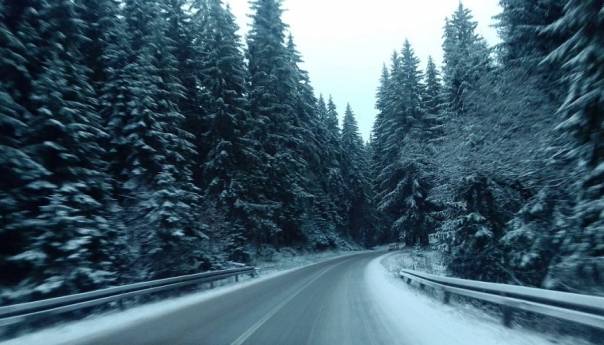 Zbog jakog vjetra snježni nanosi na području Hercegovine i jugozapadne Bosne