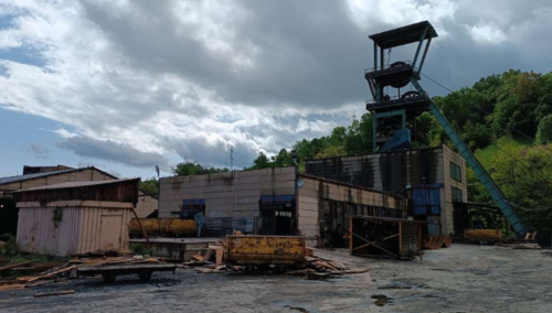 Zbog kašnjenja plaće obustavljena proizvodnja u jami "Raspotočje"