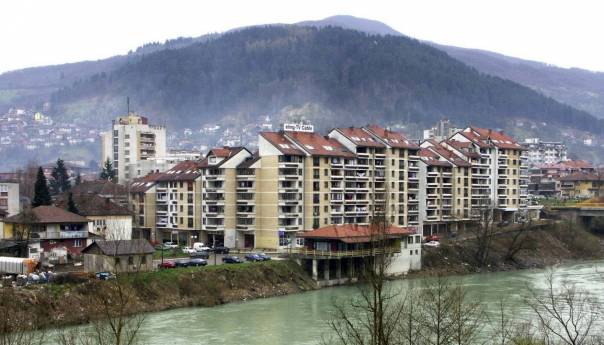 Zbog klizišta na dionici puta Foča-Goražde saobraća se usporeno