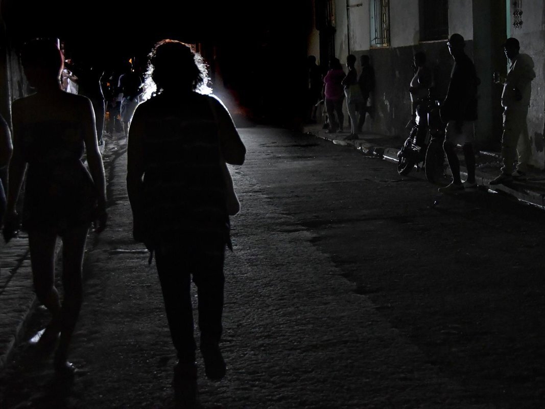 Zbog kvara na mreži, više od 3 miliona ljudi bez struje na Kubi