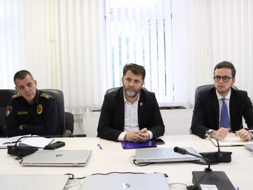 Zbog lažnih dojava o bombama moguć maloljetnički zatvor, od roditelja će se tražiti nadoknada štete