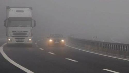 Zbog magle smanjena vidljivost, mjestimično poledica, učestali odroni