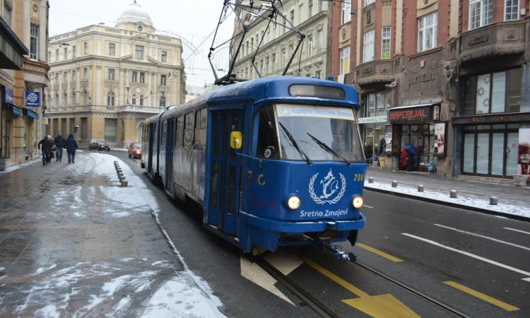 Zbog napuknuća šine na Pofalićima, obustavljen tramvajski saobraćaj