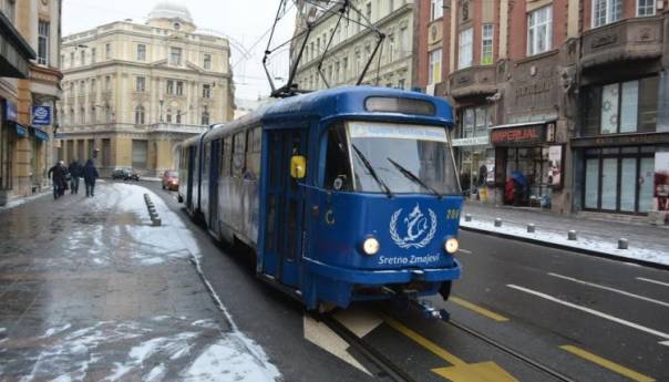 Zbog napuknuća šine na Pofalićima, obustavljen tramvajski saobraćaj