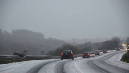 Zbog niske jutarnje temperature poledica na pojedinim dionicama