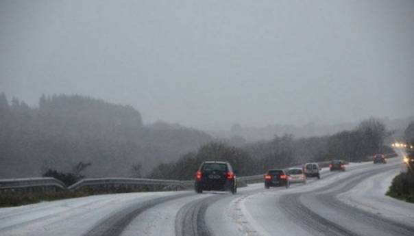Zbog niske jutarnje temperature poledica na pojedinim dionicama