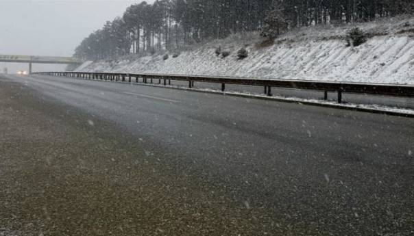 Zbog niskih temperatura moguća poledica