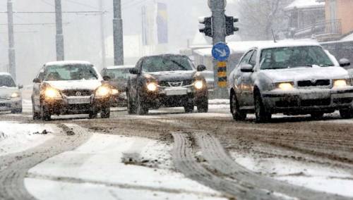 Zbog niskih temperatura upozorava se na poledicu na kolovozu