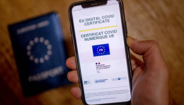 Zbog novih pravila 560.000 covid-potvrda u Francuskoj prestaje važiti