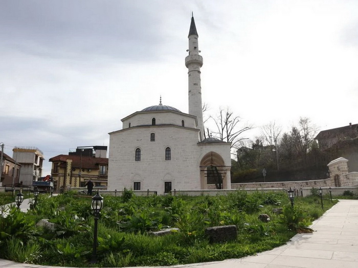 Zbog otvorenja Arnaudija džamije, u nekim dijelovima grada zabrana točenja alkohola