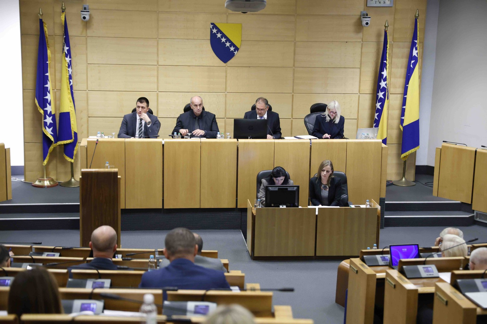 Zbog političara građani BiH plaćaju najskuplje naknade u Evropi