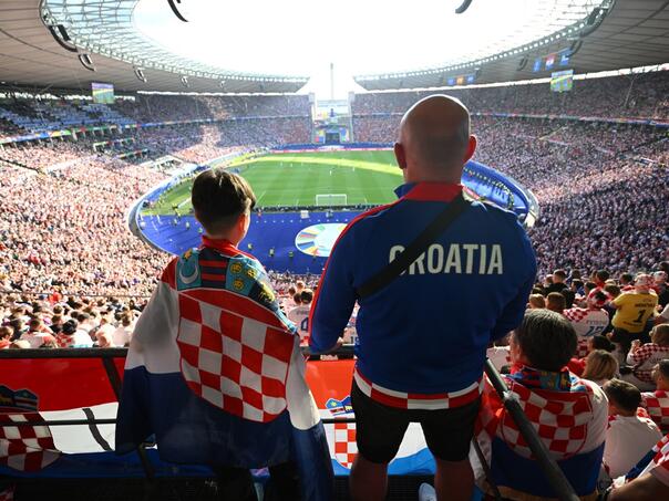 Zbog ponašanja navijača UEFA kaznila Hrvatski fudbalski savez sa 87.875 eura