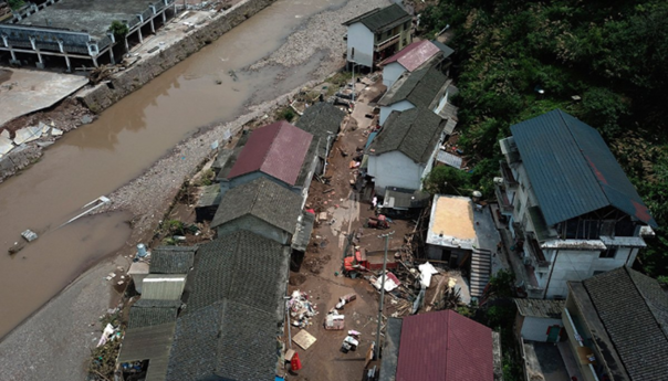 Zbog poplava u Kini evakuisano više od 10.000 ljudi