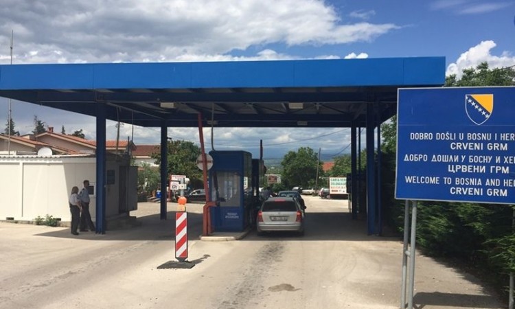 Zbog primanja mita suspendirano pet policajaca GP BiH