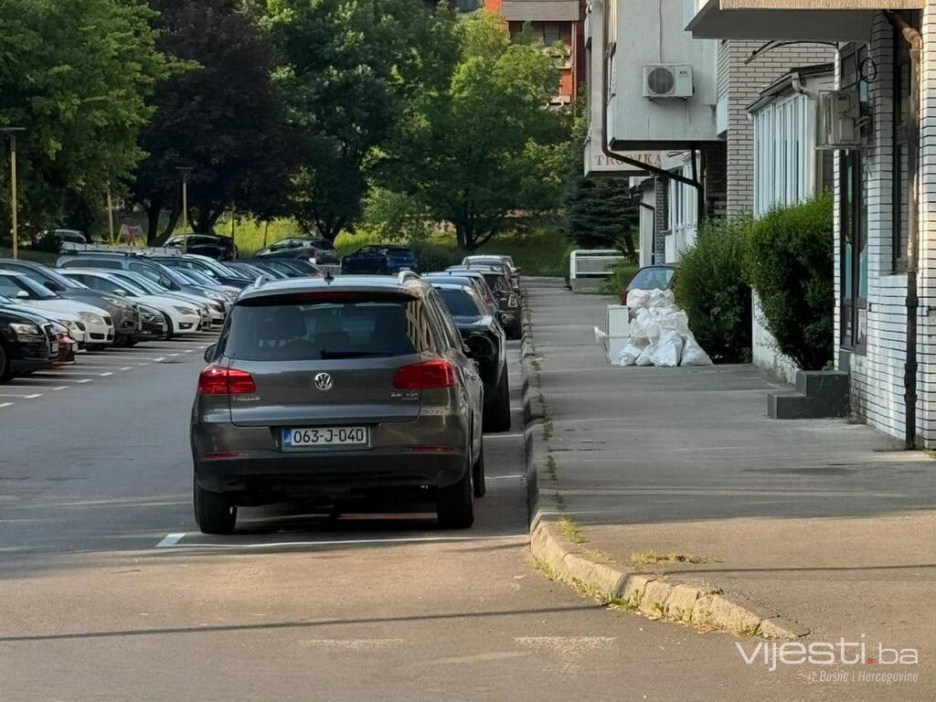 Protiv naplate parkinga: Stanovnici naselja Stupine sutra izlaze na proteste