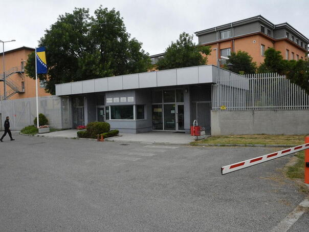 Zbog protesta ispred Suda BiH danas od 12 sati izmjena režima javnog saobraćaja