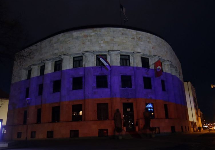 Zbog Putinove pobjede Palata RS u bojama Rusije