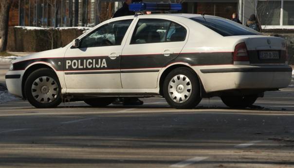 Zbog saobraćajne nesreće na MP u Kalesiji, obustavljen saobraćaj teretnih vozila