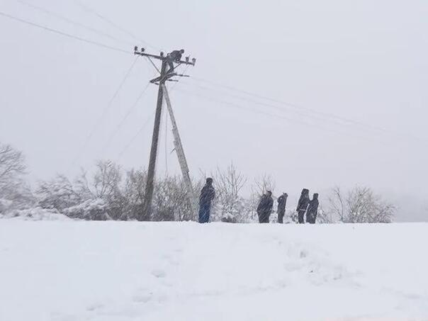 Zbog snijega i vjetra dijelovi Banjaluke ponovo bez struje