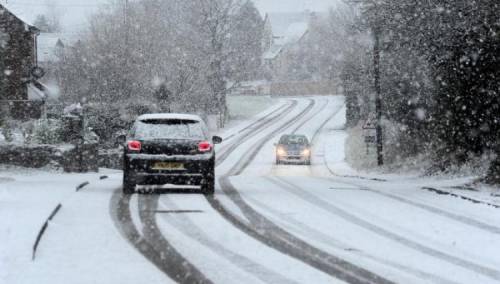 Zbog snijega otežan saobraćaj u zapadnim i sjeverozapadnim krajevima zemlje
