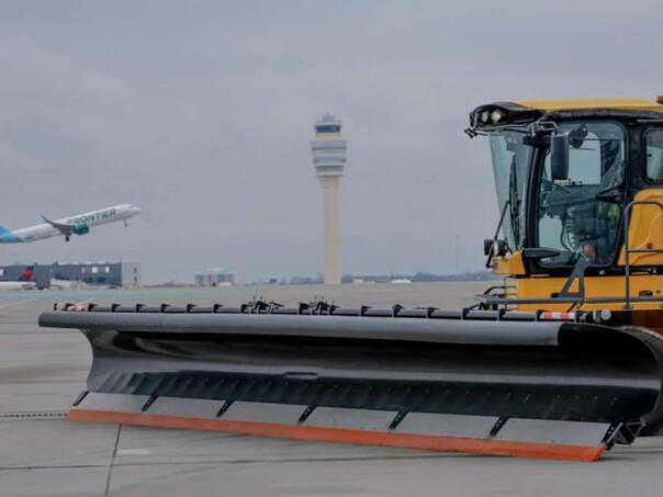 Zbog sniježne oluje širom Amerike otkazano hiljade letova