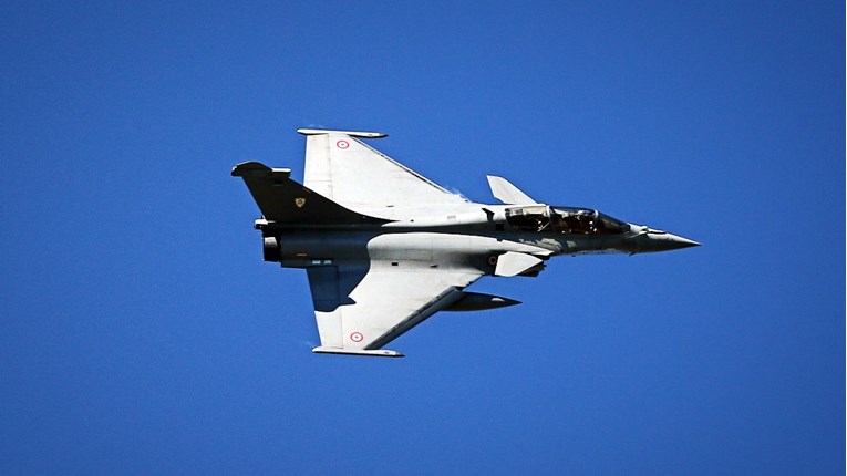 Zbog sumnje na korupciju Francuzi istražuju prodaju 36 aviona Indiji