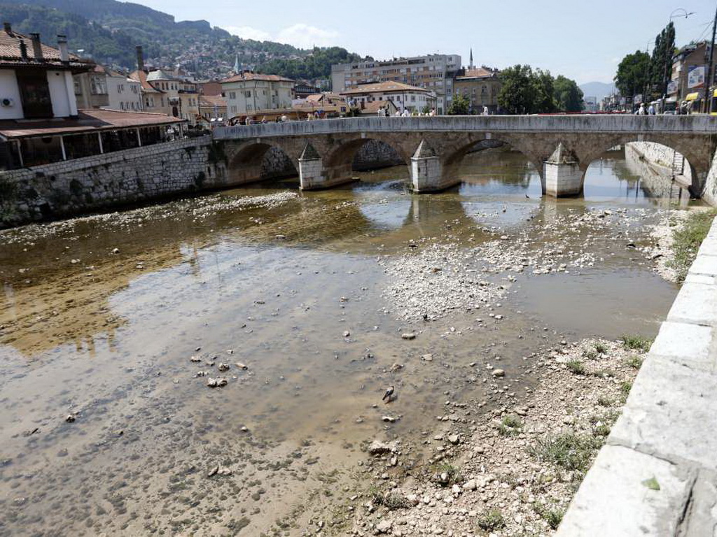 Zbog suše i visokih temperatura apel građanima Sarajeva: Racionalno koristite vodu