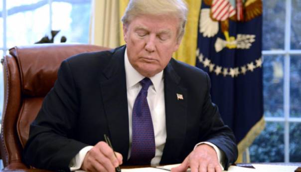 Zbog ugnjetavanja ujgurskih muslimana Trump odobrio sankcije kineskim zvaničnicima