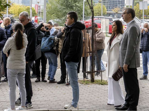 Zbog velikih gužvi Vučić čekao u redu dva sata da glasa