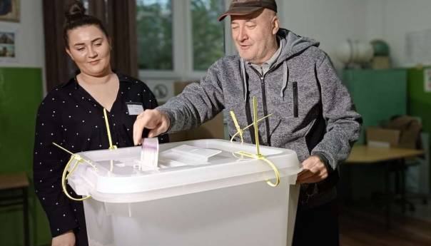 ZDK: Otvorena biračka mjesta, s pravom glasa 328.411 glasača