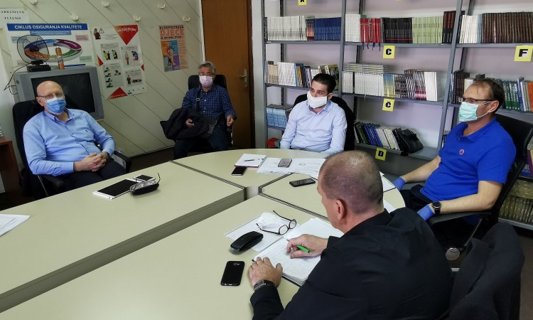 ZDK: Usluge na šalterima do petka isključivo za penzionere