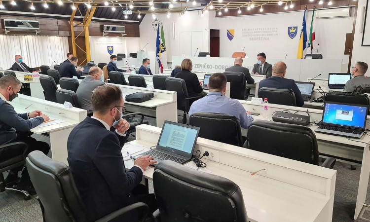 ZDK: Zabranjen rad kladionica, nargila barova, igraonica...