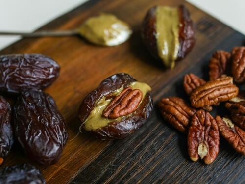Zdrav i ukusan desert: Hurme s kremom od pistacija i oraha