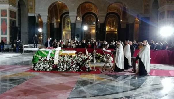 Zdravko Krivokapić se poklonio patrijarhu u Hramu