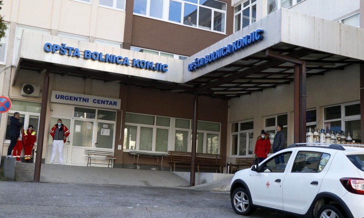 Zdravstveni radnici iz Konjica i dalje bez plaća