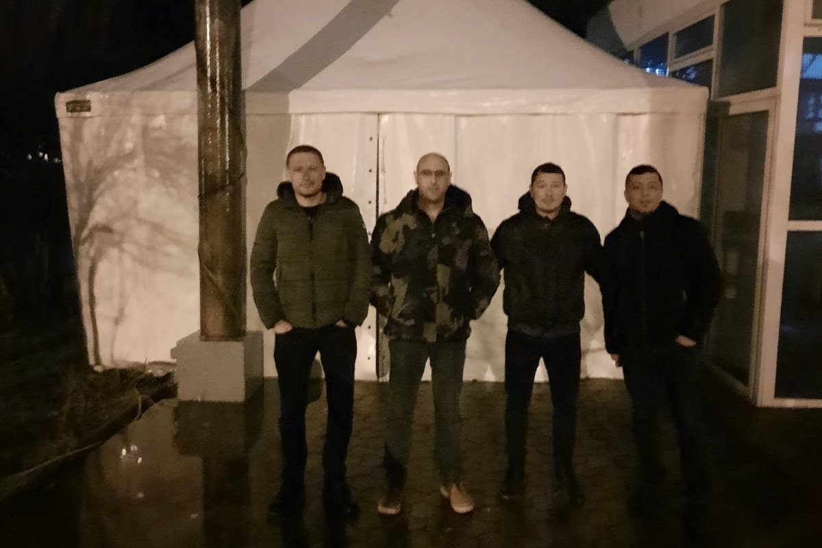 Zdravstveni radnici postavili šator ispred zgrade Vlade HNK