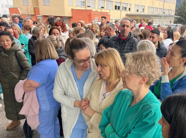 Zdravstveni radnici u Mostaru prekinuli rad na sat vremena