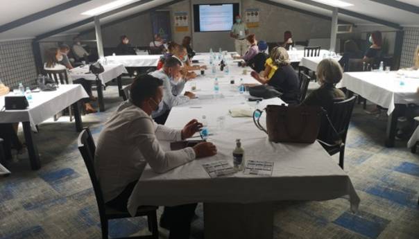 Zdravstveni stručnjaci u ZDK usavršavaju praćenje COVID-19 kontakata u FBiH